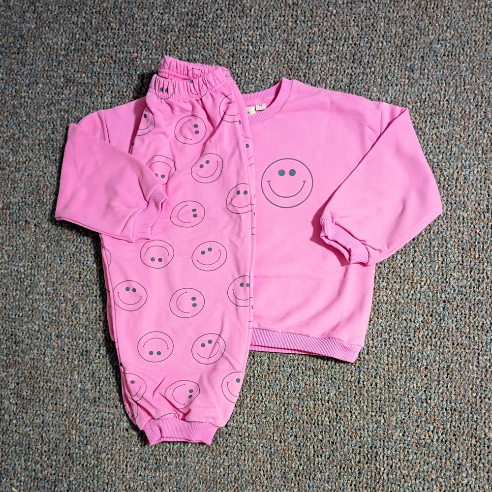 Indy & Pippa Pink Lemonade Sweatsuit 4T NWOT